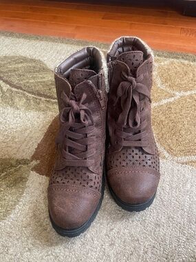 JUSTICE size 4 boots